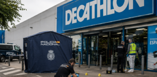 Maskierte Räuber überfallen Decathlon in Getafe mit Äxten
